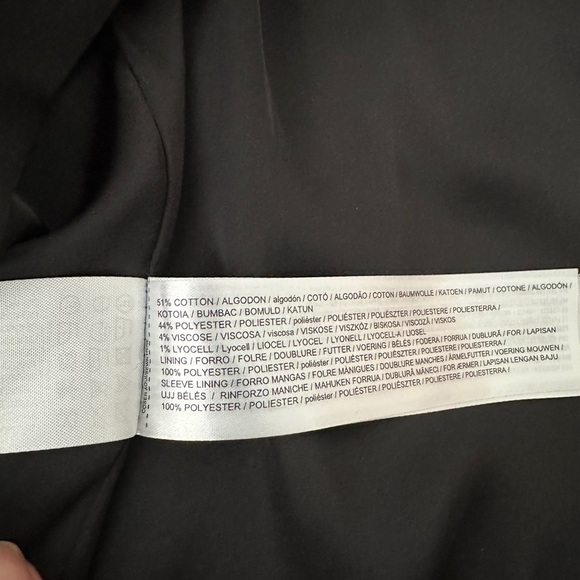 Old money Cotton Blend Tweed Jacket black with gold buttons

 Lady jacket Mango - Picture 2 of 15